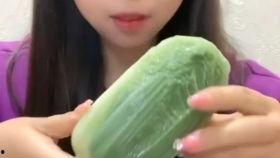 吃蜜瓜视频声控,跟随视频体验甜蜜诱惑