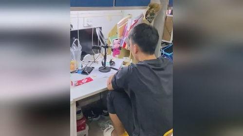 吃瓜男生写真视频,揭秘吃瓜男生写真视频背后的故事