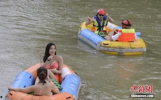 江西平江吃瓜,瓜果飘香，品味田园生活